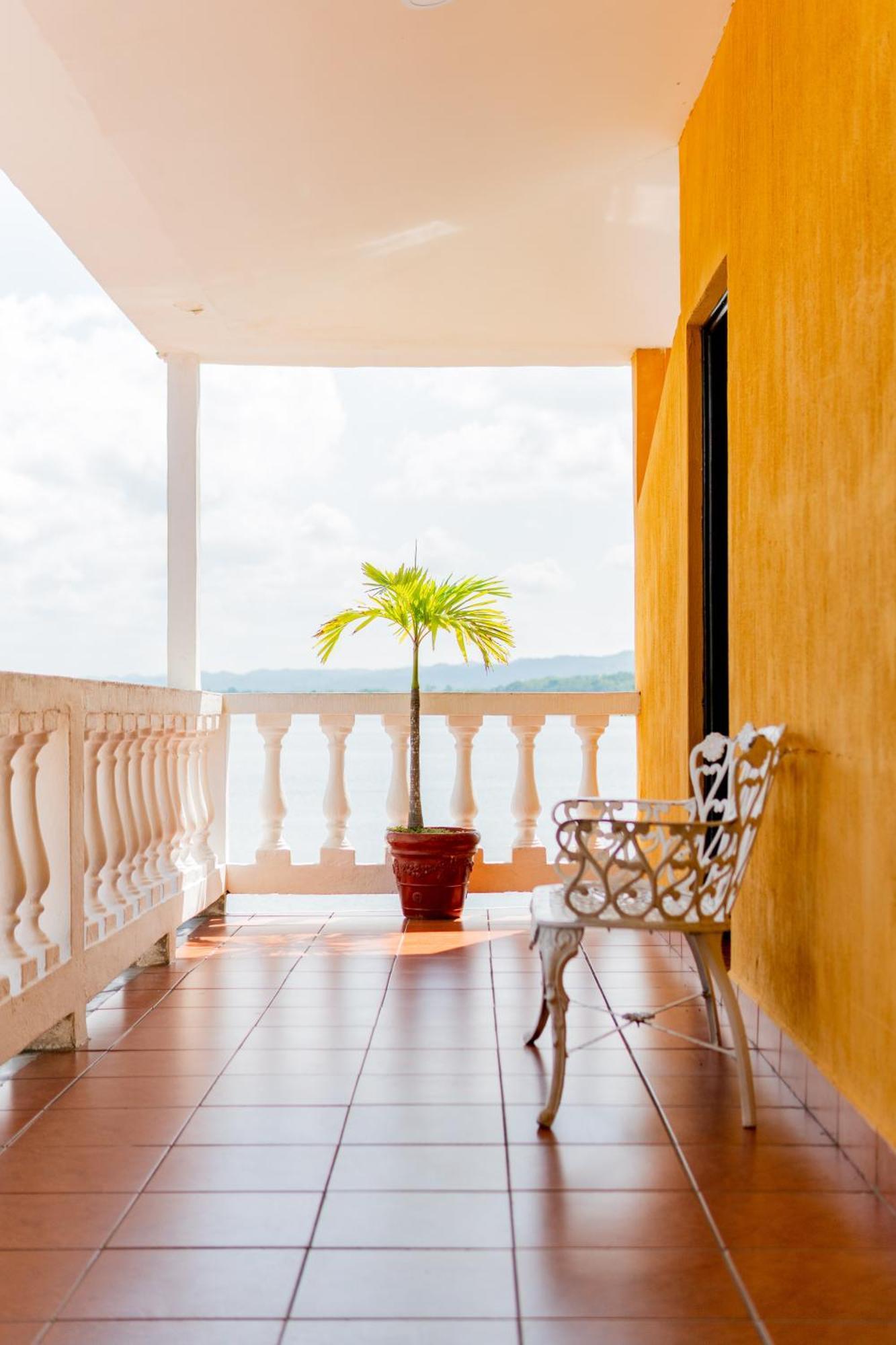 Hotel Villa Del Lago Flores Ngoại thất bức ảnh