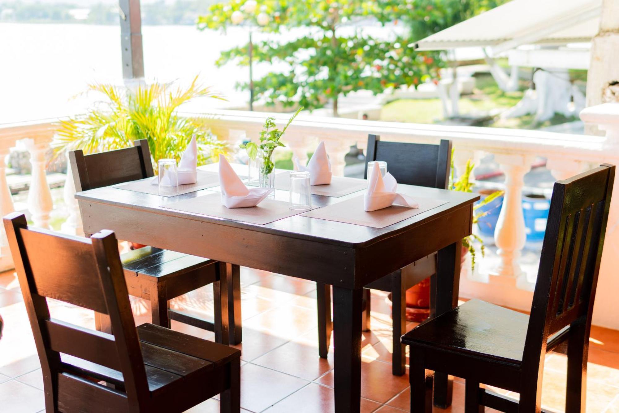 Hotel Villa Del Lago Flores Ngoại thất bức ảnh