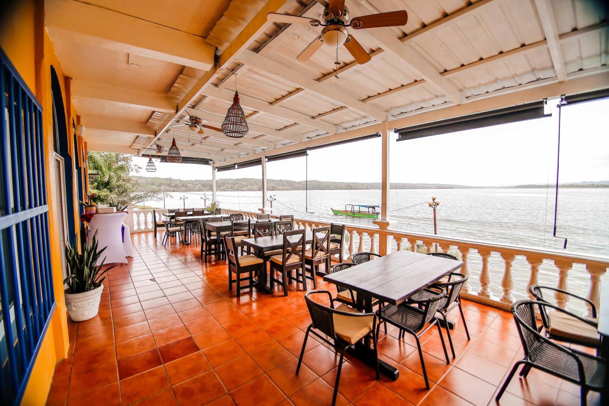 Hotel Villa Del Lago Flores Ngoại thất bức ảnh