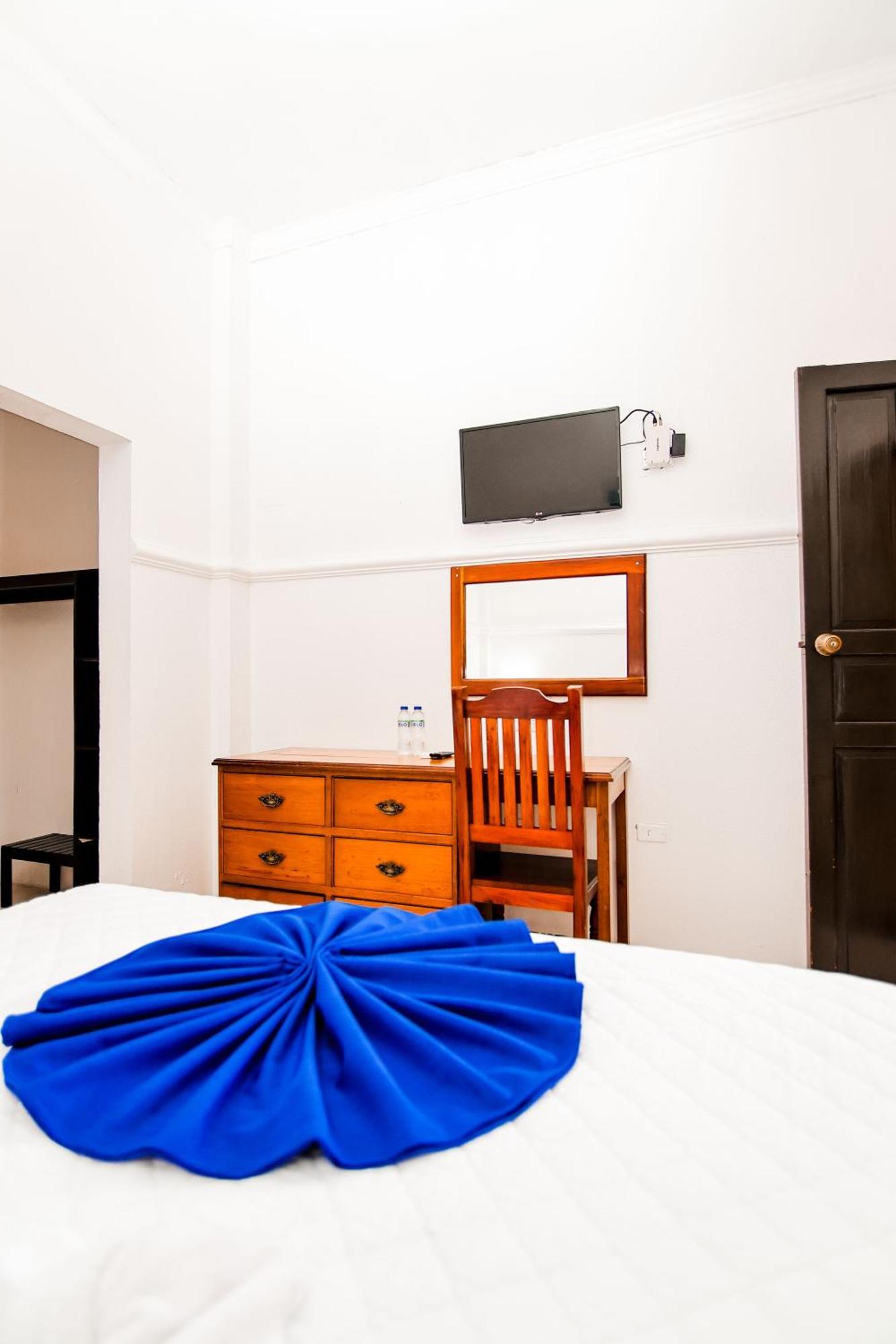 Hotel Villa Del Lago Flores Ngoại thất bức ảnh