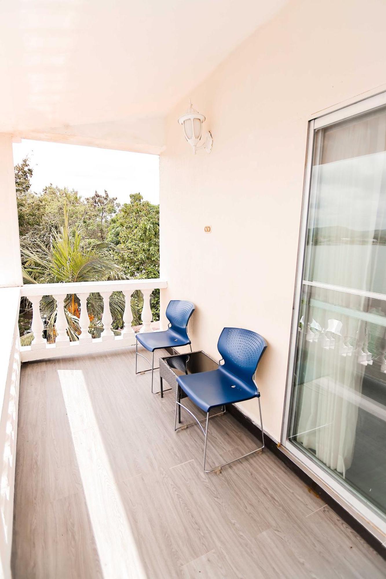 Hotel Villa Del Lago Flores Ngoại thất bức ảnh