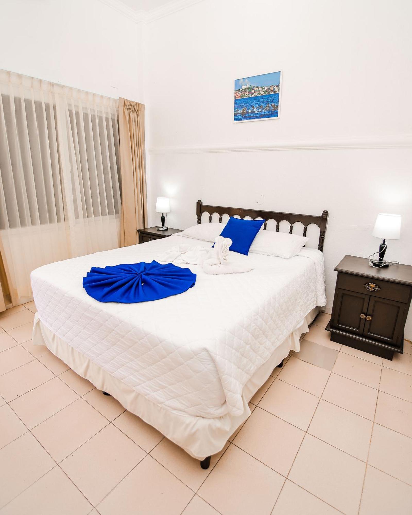 Hotel Villa Del Lago Flores Ngoại thất bức ảnh
