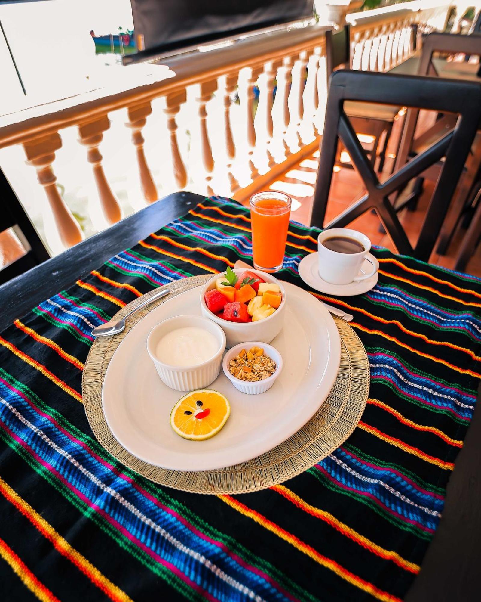 Hotel Villa Del Lago Flores Ngoại thất bức ảnh