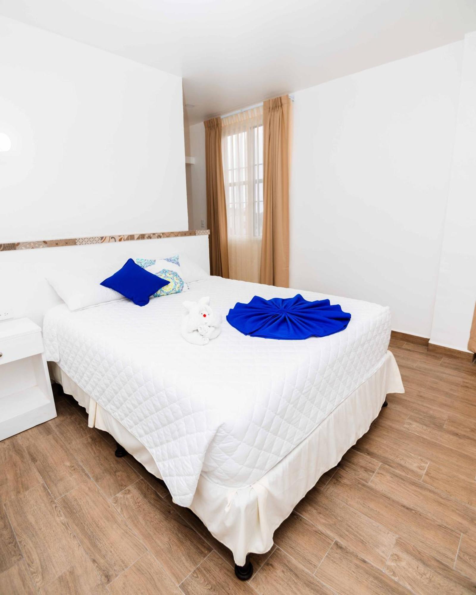Hotel Villa Del Lago Flores Ngoại thất bức ảnh