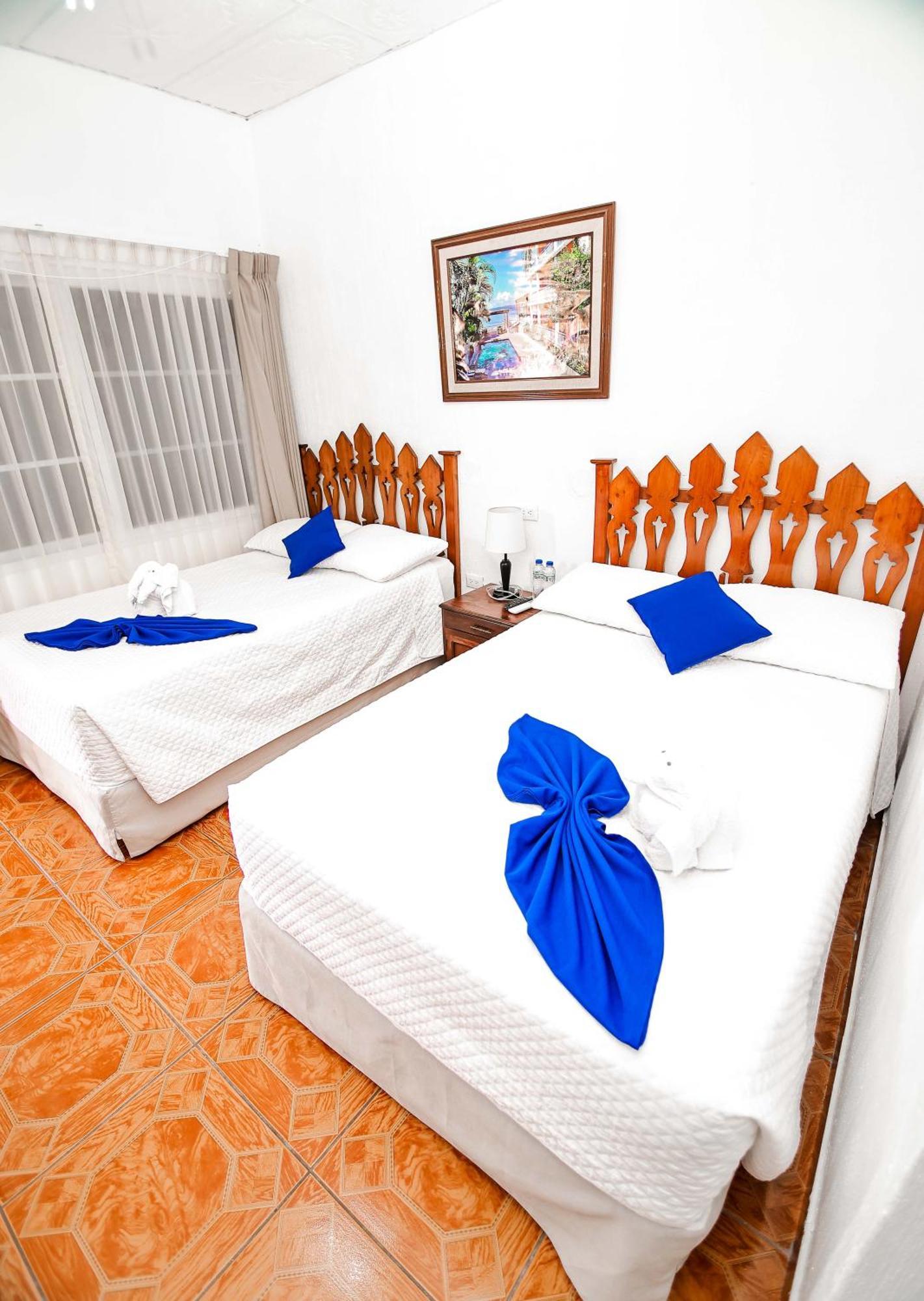 Hotel Villa Del Lago Flores Ngoại thất bức ảnh
